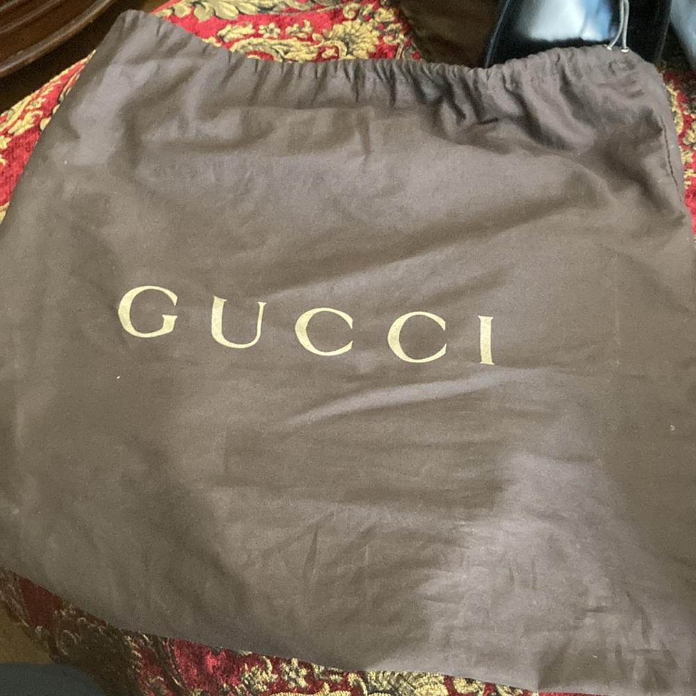 Black Gucci bag in very good condition. Absolutely gorgeous. - Picture 16 of 16